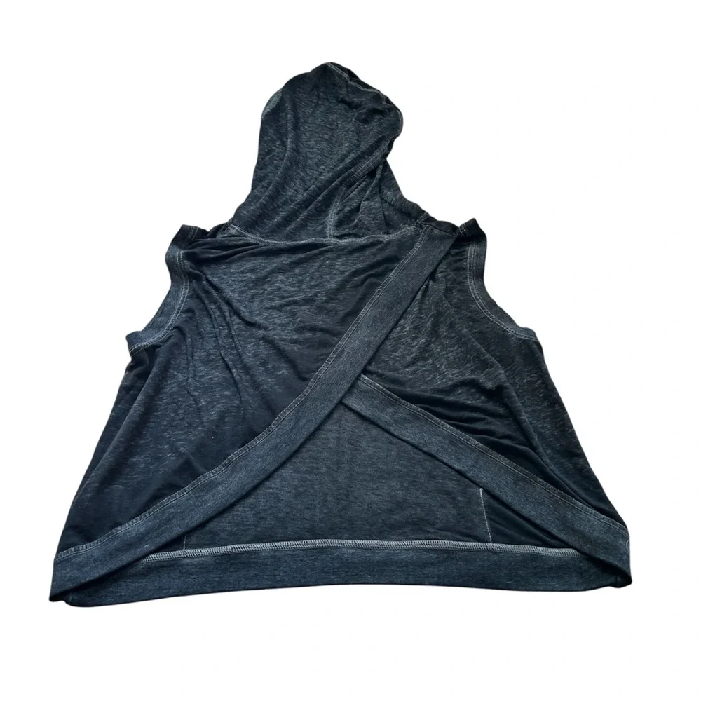 🆕Zumba Fitness Gray Top with Breathable Fabric and Sleek Design - Picture 2 of 5